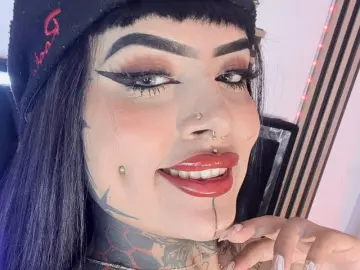 LauriDiamond  live sex cam