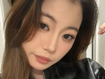 AugustFeng  live sex cam