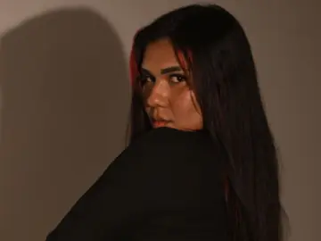 AlizLatifa  live sex cam