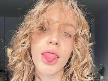 DaniaGanis  live sex cam