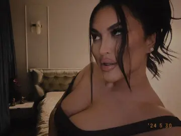 DaphneAver  live sex cam