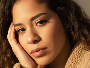 AnekaMia  live sex cam