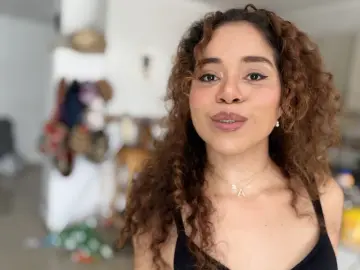 AnekaMia  live sex cam