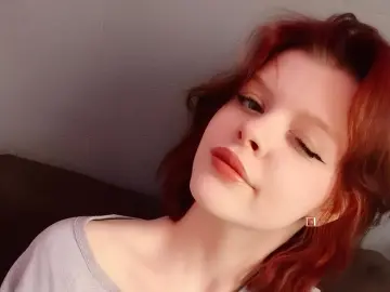 KiraCurt  live sex cam