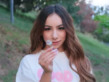 AlizeeBlair  live sex cam