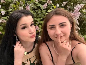 AftonAndTomika  live sex cam