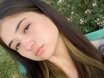 DarcelWolfrum  live sex cam