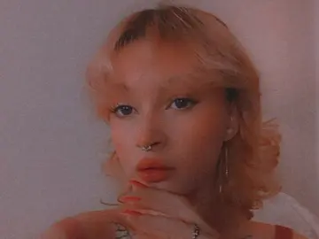 EfieFrye  live sex cam