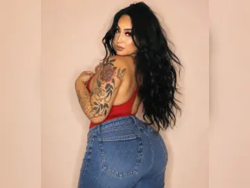 SharlinMoreva  live sex cam