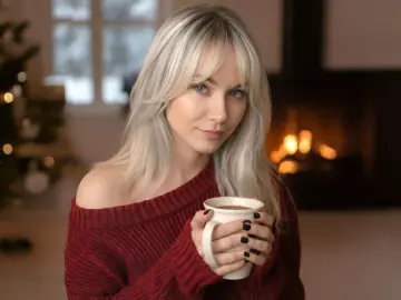 LunaLawrence  live sex cam