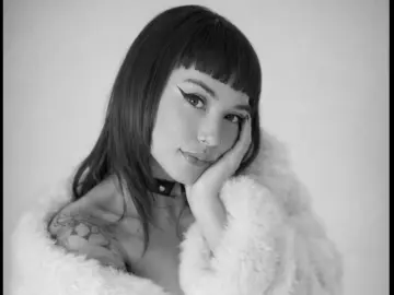 AkiraNishimura  live sex cam