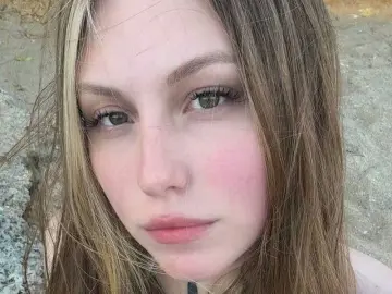 FriedaJane  live sex cam