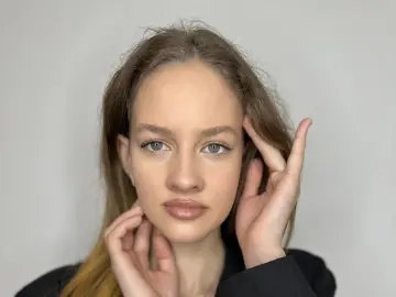 KoriHallquist  live sex cam