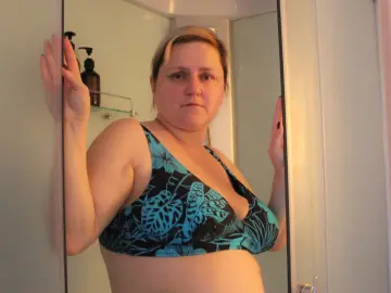 ScarlettHines  live sex cam