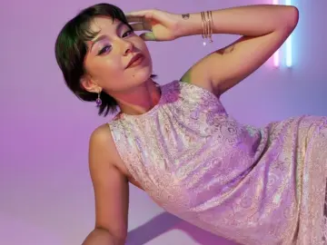 ElizabethThaylor  live sex cam