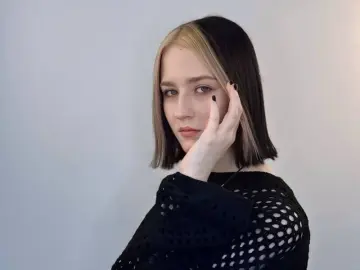 KitKimmons  live sex cam