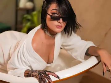 AlesiaRuso  live sex cam