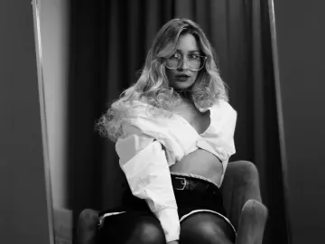 AugustineMoore  live sex cam
