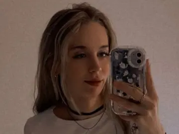 AliceWoody  live sex cam
