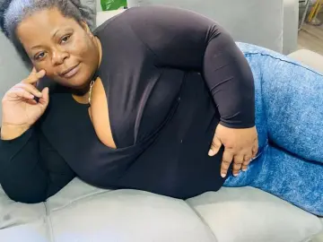 ShantalBrownn  live sex cam