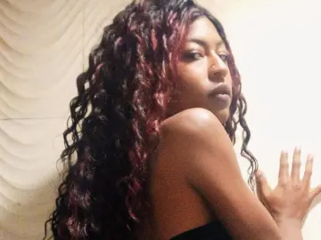 SaphiraNoir  live sex cam