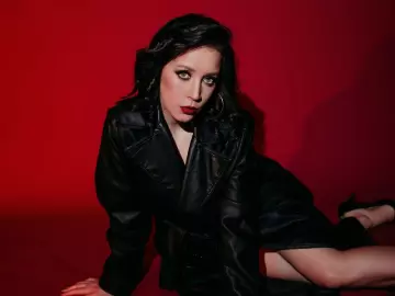 OliviaElton  live sex cam