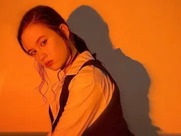 DolyyGleam  live sex cam