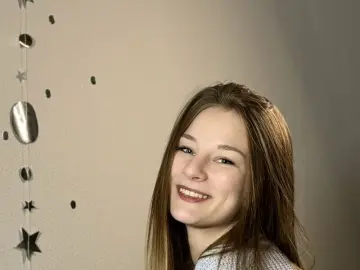 MarlaMeachem  live sex cam