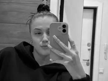 LeaWindisch  live sex cam