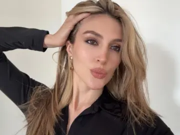 LilaFerrari  live sex cam