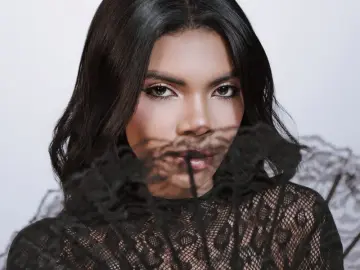 CelineMoretti  live sex cam