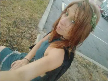 MollyDevine  live sex cam