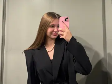 KrissyChidester  live sex cam