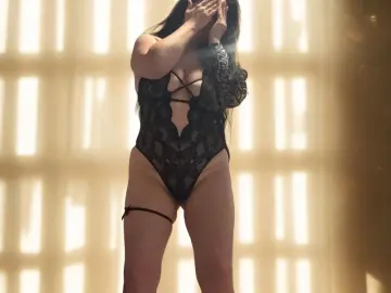 AmberF  live sex cam