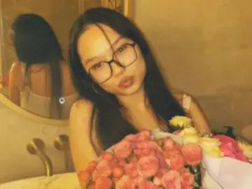 MegSnaples  live sex cam