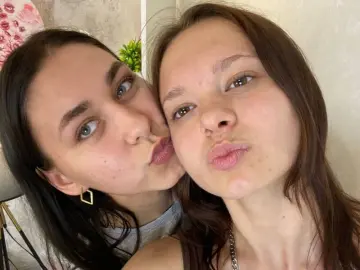 AngleaAndElmira  live sex cam