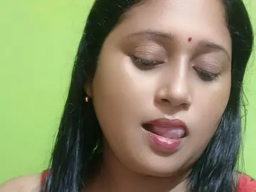 QueenPori  live sex cam