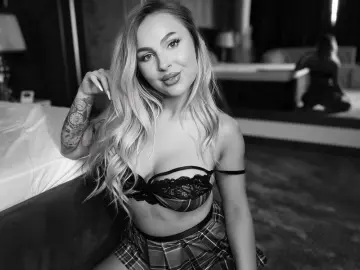Nicole  live sex cam