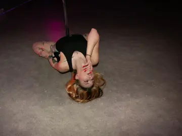 IceAurora  live sex cam