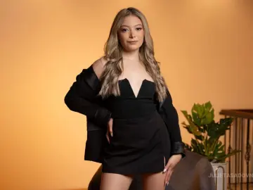 JulietaSadovnik  live sex cam