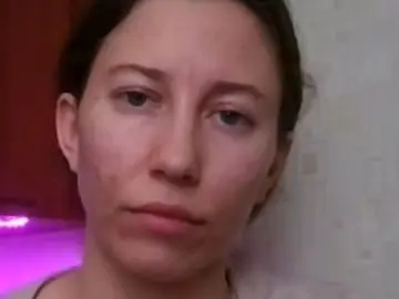 KarinaThum  live sex cam
