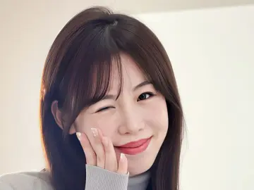 LilyWise  live sex cam