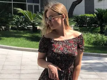 EmileeBeyale  live sex cam