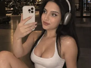 ChloeRayse  live sex cam