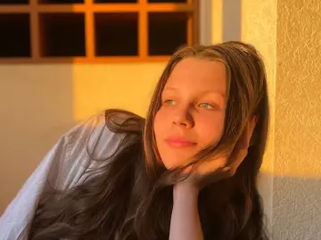 ChristianeSivie  live sex cam