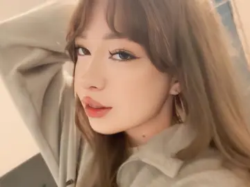 GwenGreens  live sex cam