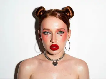 BellaMesmer  live sex cam