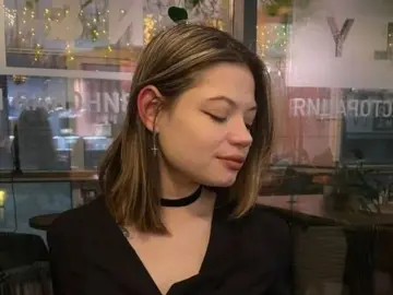 JanuaryBuswell  live sex cam