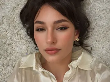 AllegraEssen  live sex cam