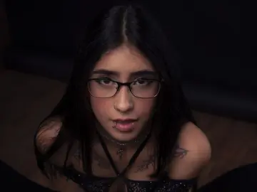 LiliCollyns  live sex cam